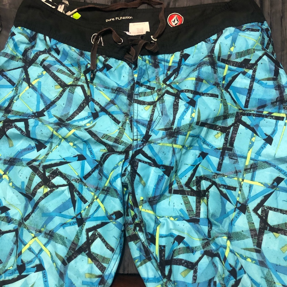 Men’s board shorts
